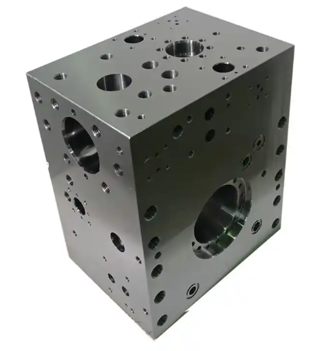 High-quality stainless steel manifold block for food-grade, pharmaceutical or oil & gas hydraulic applications, superior durability
