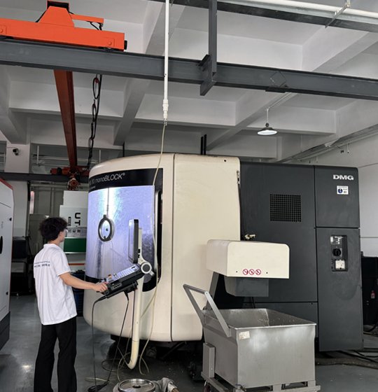 DMU80 MonoBlock Universal Machining Center